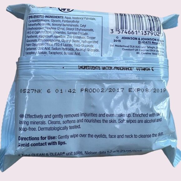 3 x Clean & Clear Truly Gentle 3in1 Facial Wipes, 25 per Pack - Picture 2 of 2